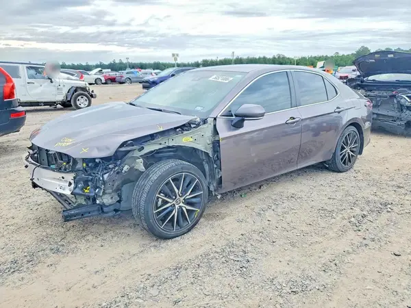 4T1G11AK8RU215161 2024 TOYOTA CAMRY - Image 1