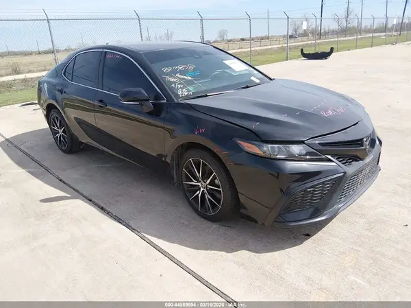 4T1G11AK8RU231067 2024 TOYOTA CAMRY - Image 1