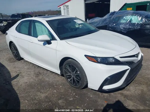 4T1G11AK8RU231795 2024 TOYOTA CAMRY - Image 1