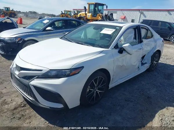 4T1G11AK8RU231795 2024 TOYOTA CAMRY - Image 2