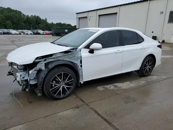 4T1G11AK8RU235569 2024 TOYOTA CAMRY - Image 1