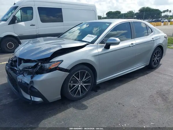 4T1G11AK8RU240013 2024 TOYOTA CAMRY - Image 2