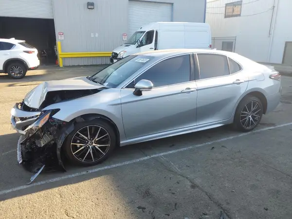4T1G11AK8RU250122 2024 TOYOTA CAMRY - Image 1