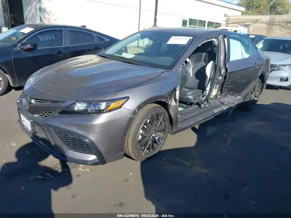 4T1G11AK8RU259824 2024 TOYOTA CAMRY - Image 2