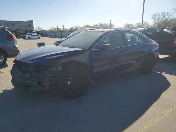 4T1G11AK8RU264358 2024 TOYOTA CAMRY - Image 1