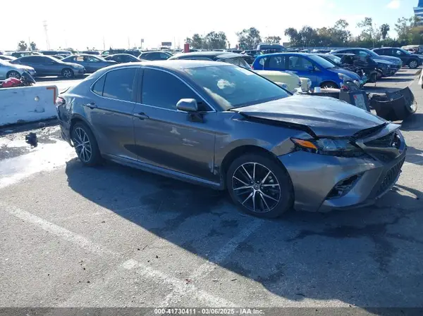 4T1G11AK8RU842099 2024 TOYOTA CAMRY - Image 1