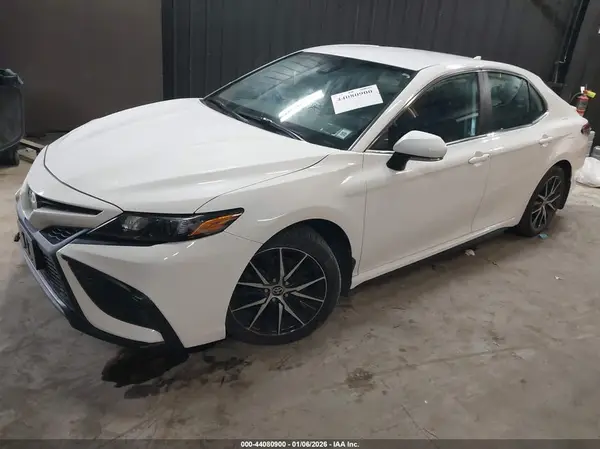 4T1G11AK8RU848209 2024 TOYOTA CAMRY - Image 2