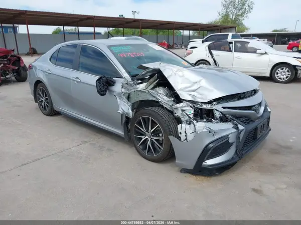 4T1G11AK8RU853524 2024 TOYOTA CAMRY - Image 1