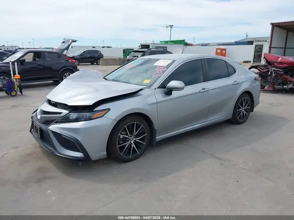 4T1G11AK8RU853524 2024 TOYOTA CAMRY - Image 2