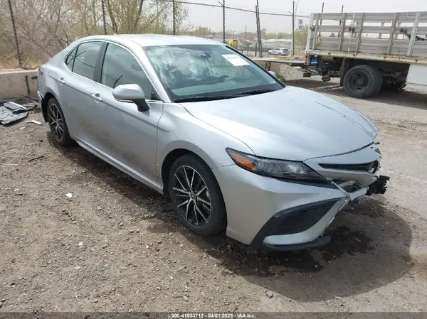4T1G11AK8RU857671 2024 TOYOTA CAMRY - Image 1