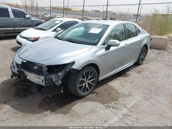 4T1G11AK8RU857671 2024 TOYOTA CAMRY - Image 2