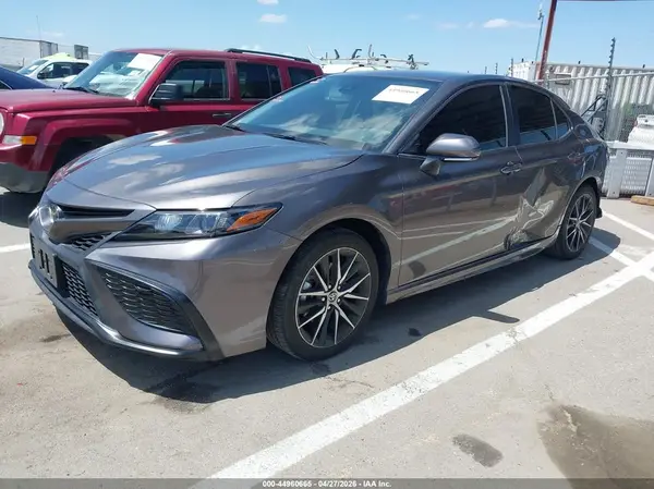 4T1G11AK8RU870064 2024 TOYOTA CAMRY - Image 2