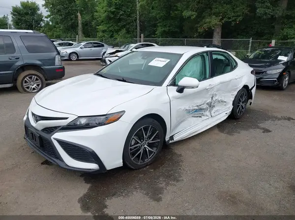 4T1G11AK8RU891299 2024 TOYOTA CAMRY - Image 2