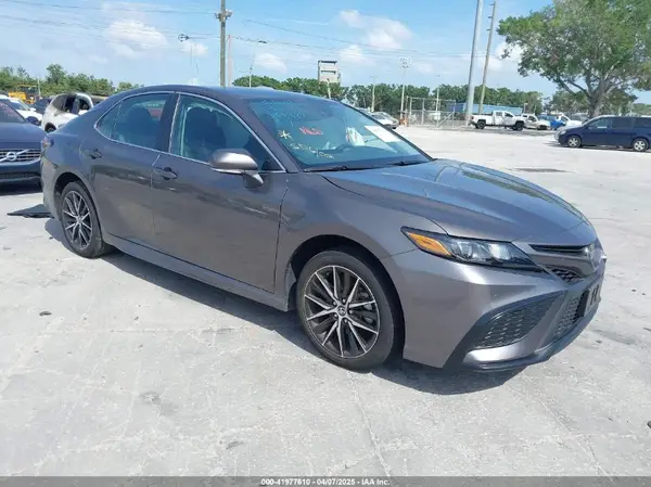 4T1G11AK8RU901040 2024 TOYOTA CAMRY - Image 1