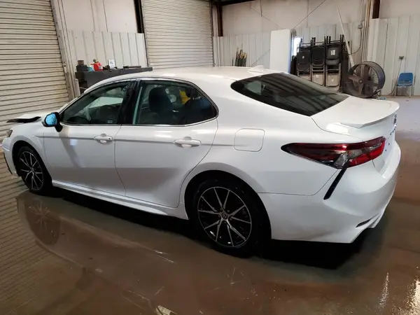 4T1G11AK8RU903404 2024 TOYOTA CAMRY - Image 2