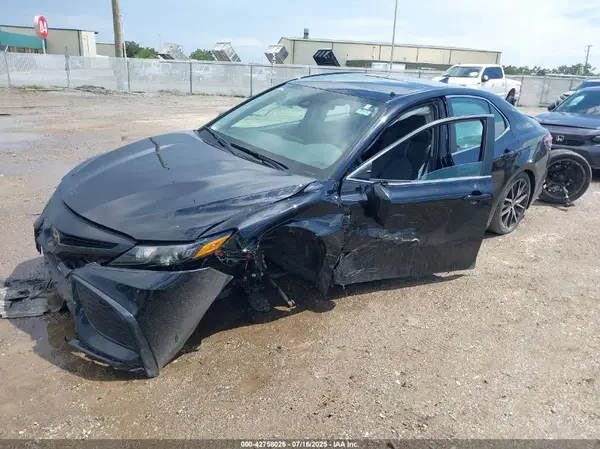 4T1G11AK8RU909686 2024 TOYOTA CAMRY - Image 2