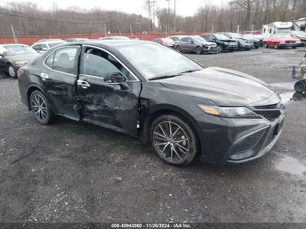 4T1G11AK8RU916881 2024 TOYOTA CAMRY - Image 1