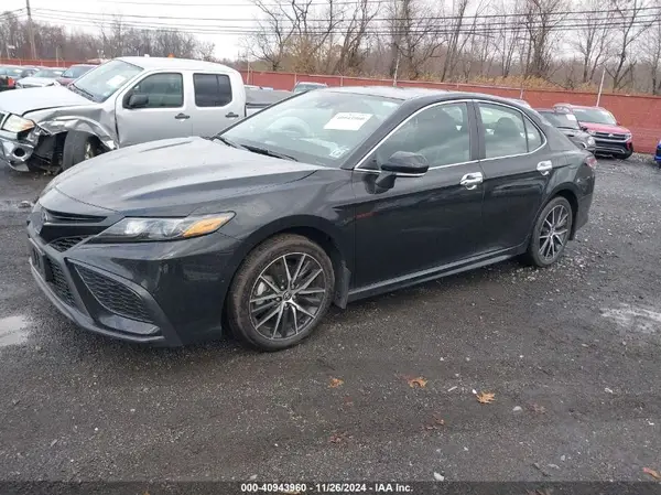 4T1G11AK8RU916881 2024 TOYOTA CAMRY - Image 2
