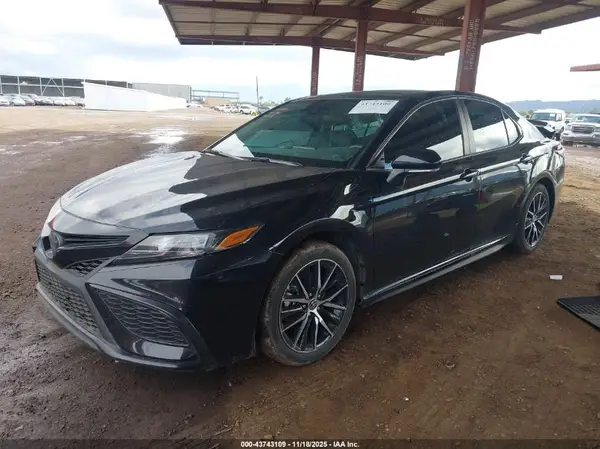 4T1G11AK8RU919621 2024 TOYOTA CAMRY - Image 2