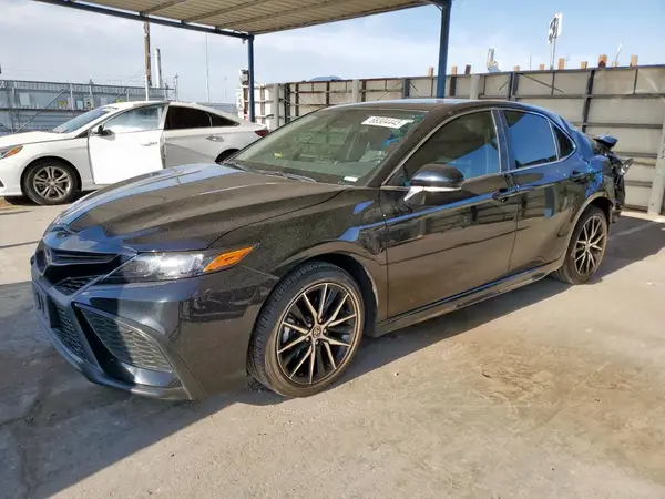 4T1G11AK8RU920784 2024 TOYOTA CAMRY - Image 1