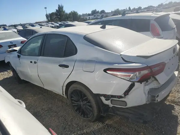 4T1G11AK9LU318841 2020 TOYOTA CAMRY - Image 2