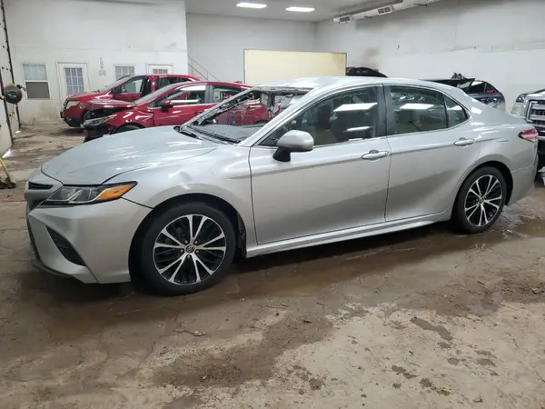 4T1G11AK9LU322615 2020 TOYOTA CAMRY - Image 1