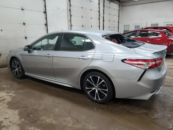 4T1G11AK9LU322615 2020 TOYOTA CAMRY - Image 2