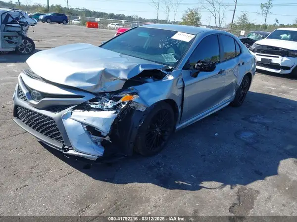 4T1G11AK9LU325224 2020 TOYOTA CAMRY - Image 2