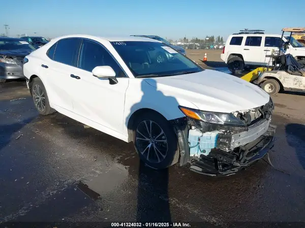 4T1G11AK9LU330259 2020 TOYOTA CAMRY - Image 1