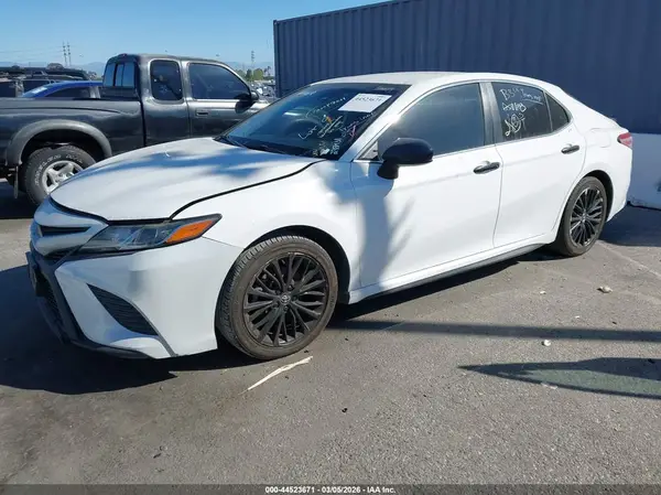4T1G11AK9LU331251 2020 TOYOTA CAMRY - Image 2