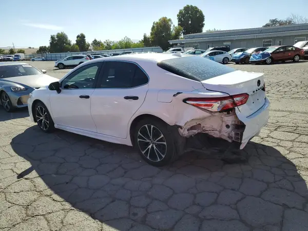 4T1G11AK9LU333758 2020 TOYOTA CAMRY - Image 2