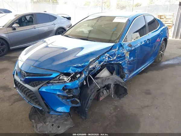 4T1G11AK9LU352262 2020 TOYOTA CAMRY - Image 2