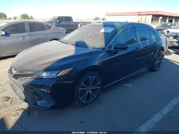 4T1G11AK9LU358174 2020 TOYOTA CAMRY - Image 2