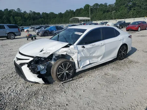 4T1G11AK9LU358384 2020 TOYOTA CAMRY - Image 1