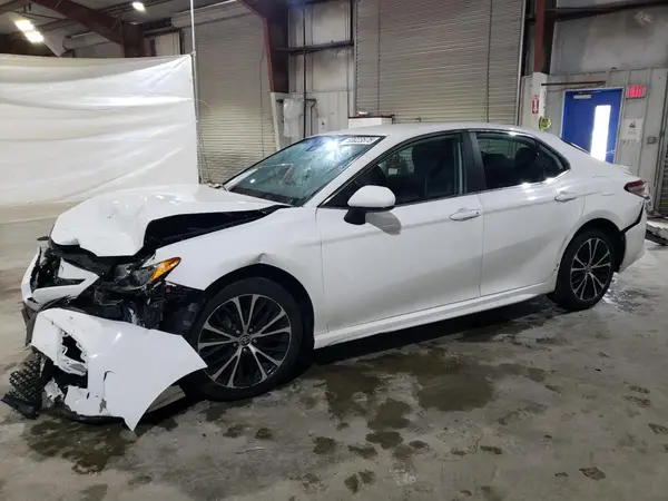 4T1G11AK9LU359633 2020 TOYOTA CAMRY - Image 1