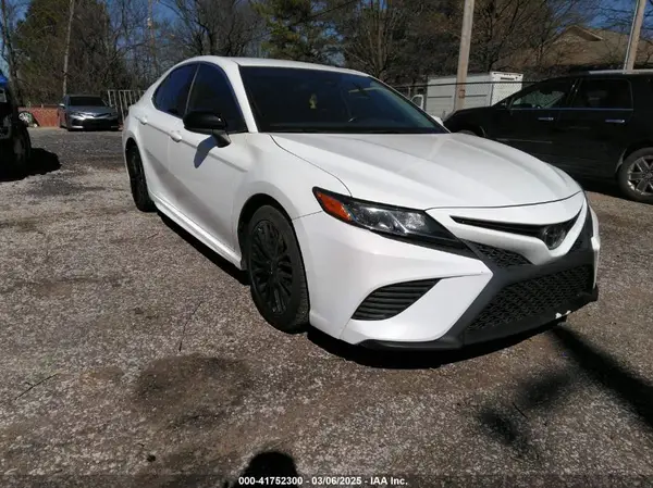 4T1G11AK9LU360331 2020 TOYOTA CAMRY - Image 1
