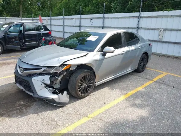 4T1G11AK9LU361043 2020 TOYOTA CAMRY - Image 2