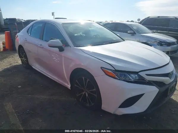 4T1G11AK9LU370843 2020 TOYOTA CAMRY - Image 1