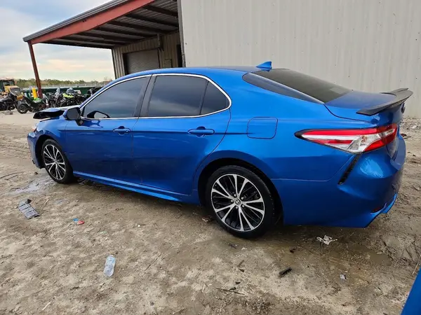 4T1G11AK9LU374827 2020 TOYOTA CAMRY - Image 2