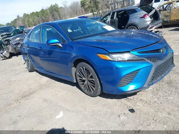 4T1G11AK9LU383284 2020 TOYOTA CAMRY - Image 1