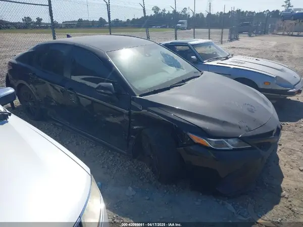 4T1G11AK9LU395452 2020 TOYOTA CAMRY - Image 1