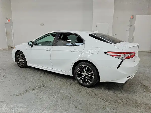 4T1G11AK9LU879184 2020 TOYOTA CAMRY - Image 2