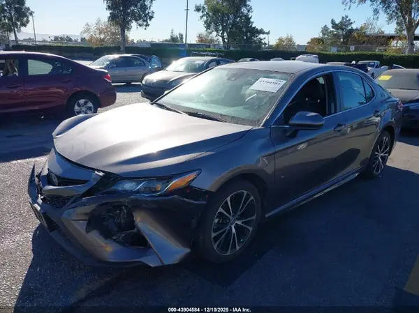 4T1G11AK9LU883123 2020 TOYOTA CAMRY - Image 2