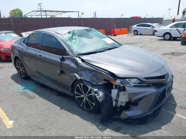 4T1G11AK9LU883140 2020 TOYOTA CAMRY - Image 1