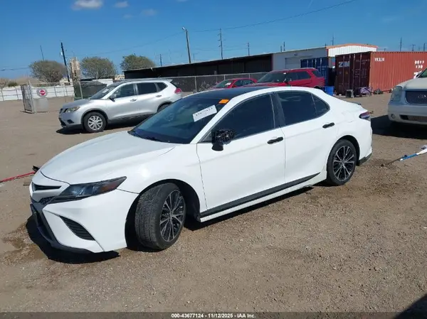 4T1G11AK9LU890833 2020 TOYOTA CAMRY - Image 2