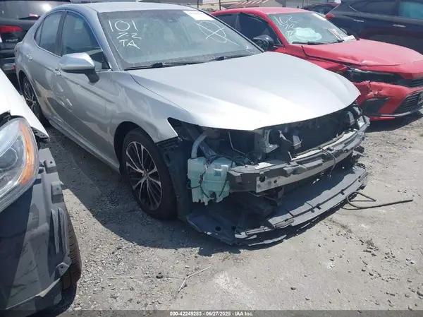 4T1G11AK9LU903239 2020 TOYOTA CAMRY - Image 1