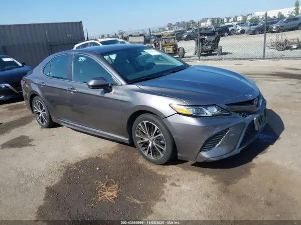 4T1G11AK9LU912006 2020 TOYOTA CAMRY - Image 1