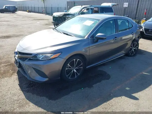 4T1G11AK9LU912006 2020 TOYOTA CAMRY - Image 2