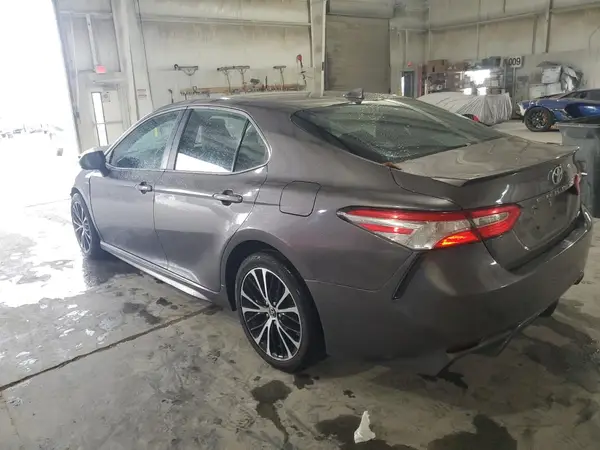 4T1G11AK9LU916556 2020 TOYOTA CAMRY - Image 2