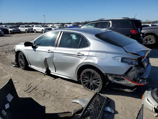 4T1G11AK9LU917464 2020 TOYOTA CAMRY - Image 2